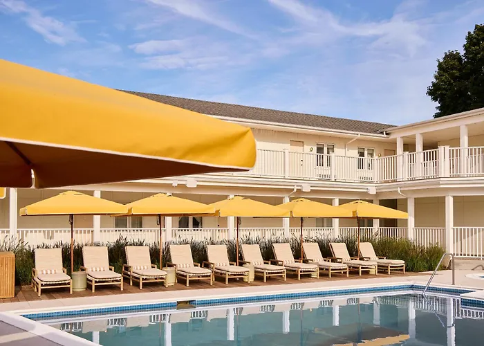 Greenporter Hotel