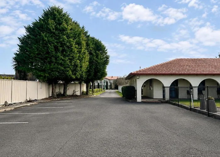 Captains Quarters Motor Inn Cambridge