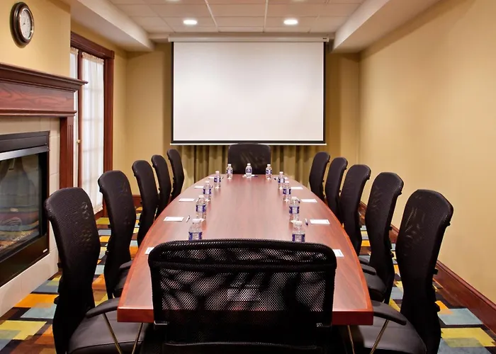 Holiday Inn Express & Suites Wadsworth By Ihg