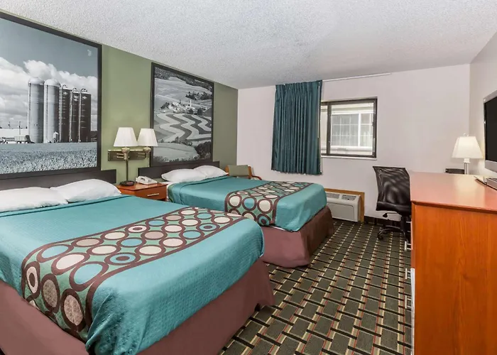 Super 8 By Wyndham Osceola Ia Motel