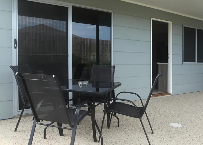 Direct Collective - Villas On Rivergum Emerald