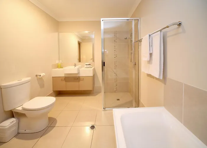 Direct Collective - Villas On Rivergum Emerald