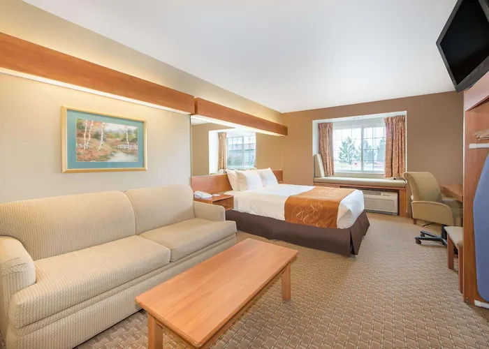 Microtel Inn & Suites Raton