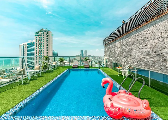 Royal Family Hotel Danang