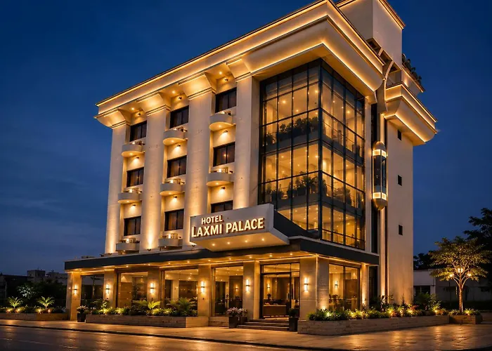 Hotel Laxmibai Palace- Only 300 Miter From Sai Baba Temple!!!! Shirdi