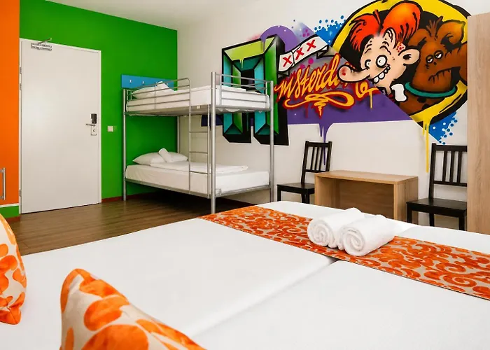 Amsterdam Teleport Hotel - Free Parking