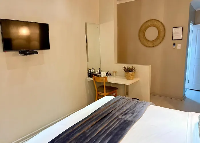 The Suburban Guest House Bloemfontein