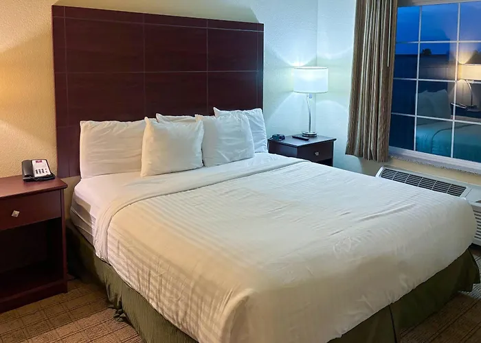 Castle Rock Inn & Suites - Quinter