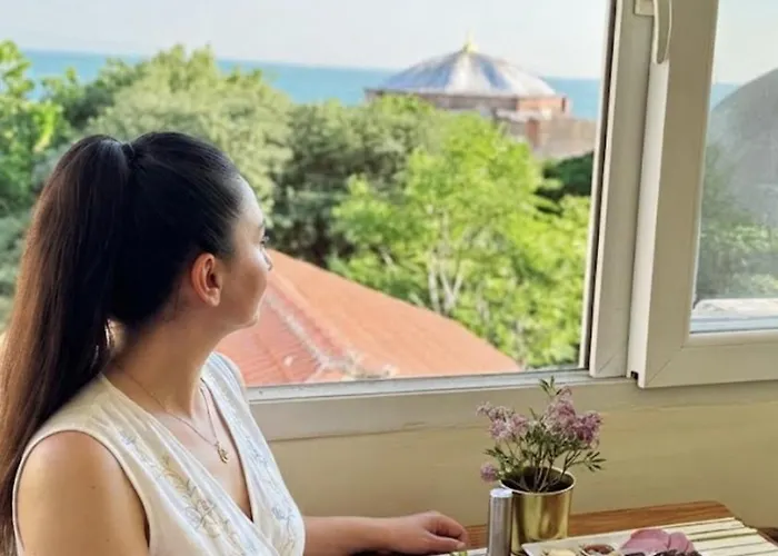 Bachos Hotel Sultanahmet Enjoy Breakfast On The Sea View Terrace İstanbul