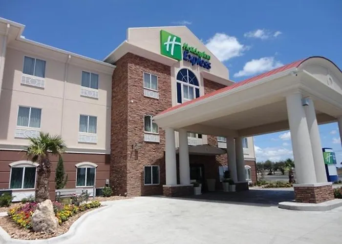 Holiday Inn Express Kenedy By Ihg