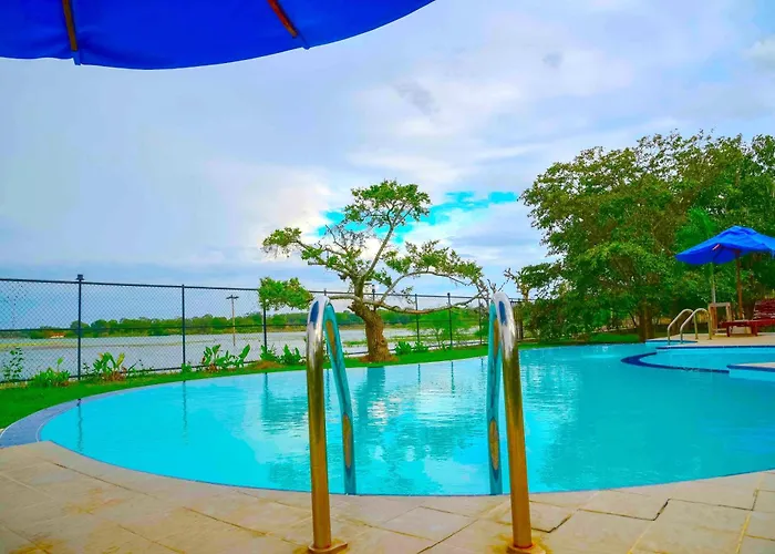 Lake Villa Resort Tissamaharama