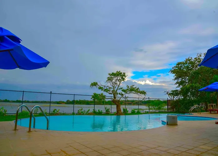 Lake Villa Resort Tissamaharama