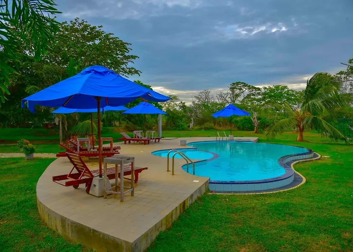 Lake Villa Resort Tissamaharama