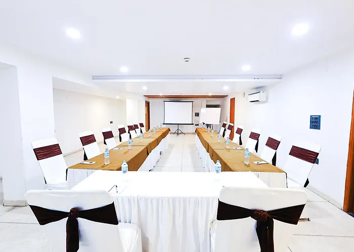 Tgi Apple Inn Jaipur