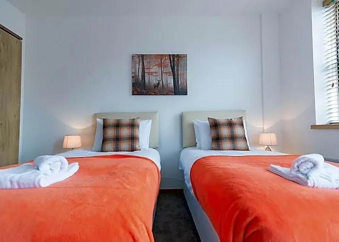 Hamilton Grace - The Quadrant Hotel Swindon