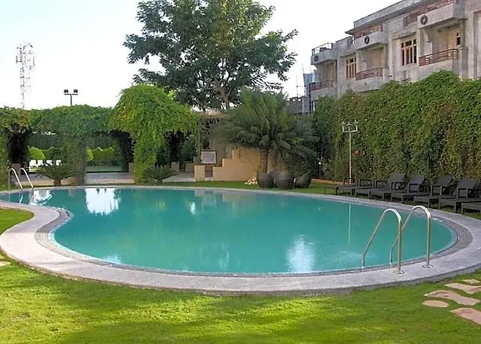 Hotel Paras Mahal Udaipur