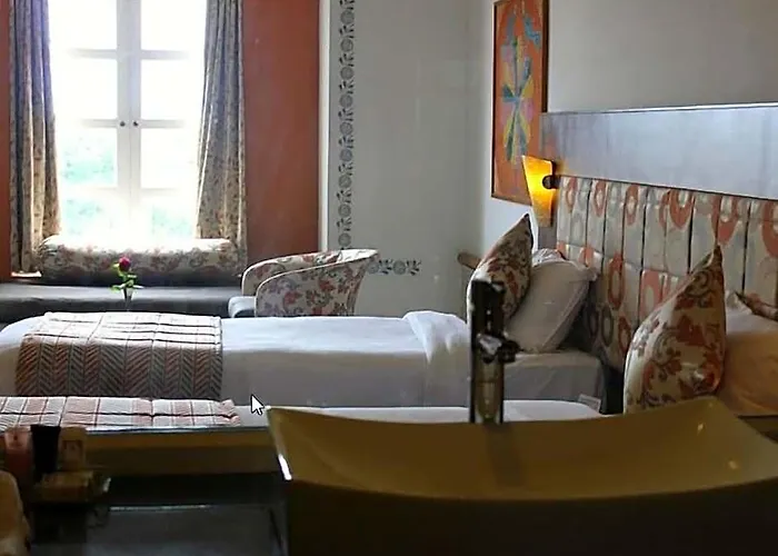 Hotel Paras Mahal Udaipur