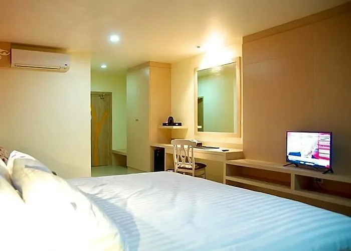 Aspira Petchkasem Hotel กรุงเทพมหานคร