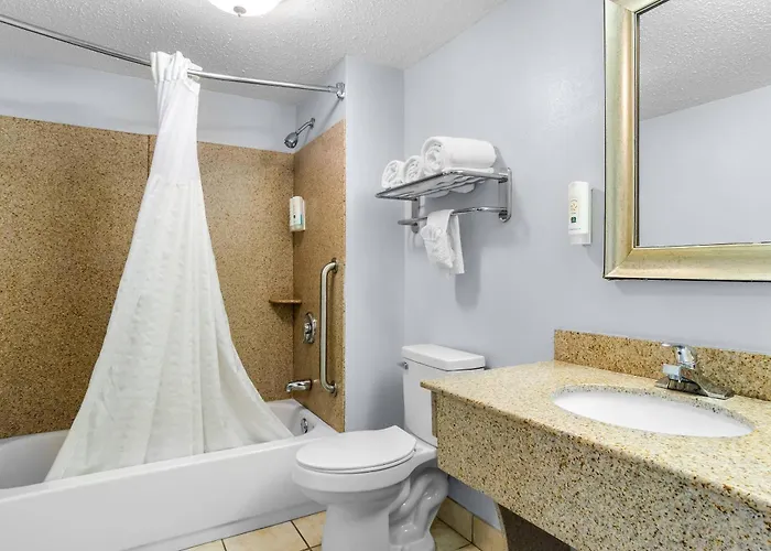Quality Inn & Suites Greenville - Haywood Mall