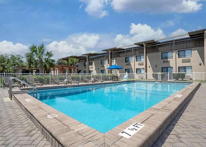 Best Western Crossroads Inn DeFuniak Springs