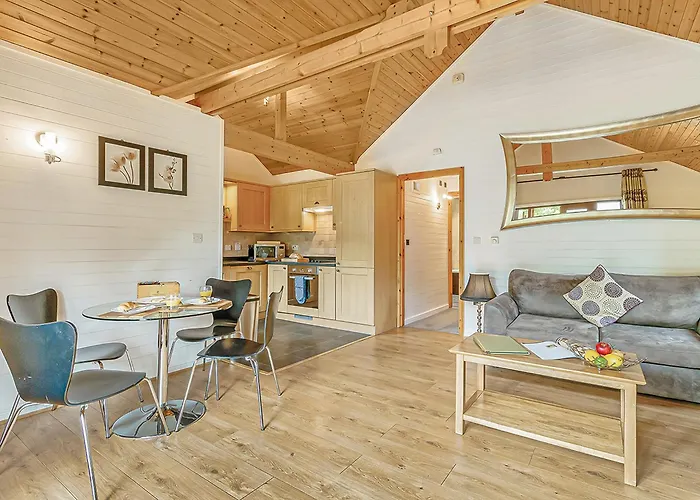 Tilford Woods Lodge Retreat Hurley 