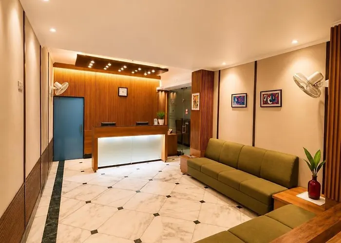 Status Business Hotel - Naveen Market Kanpur