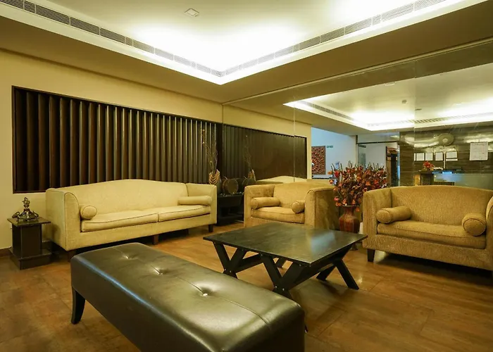 Townhouse Mookkannoor Tourist Home Angamali