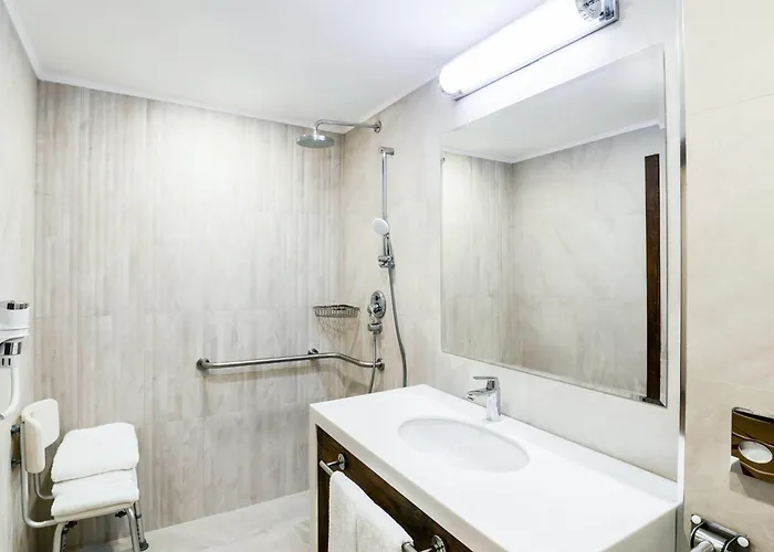 Ramada Hotel & Suites By Wyndham Yerevan