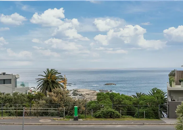 L X I Camps Bay Bed & Breakfast Cape Town