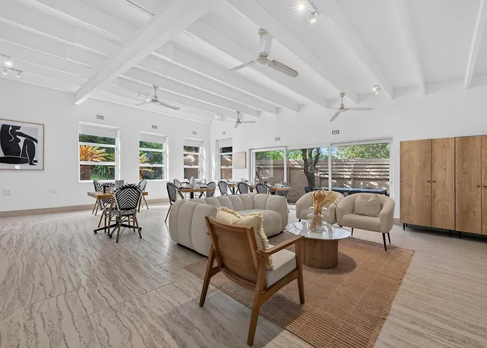 L X I Camps Bay Bed & Breakfast Cape Town
