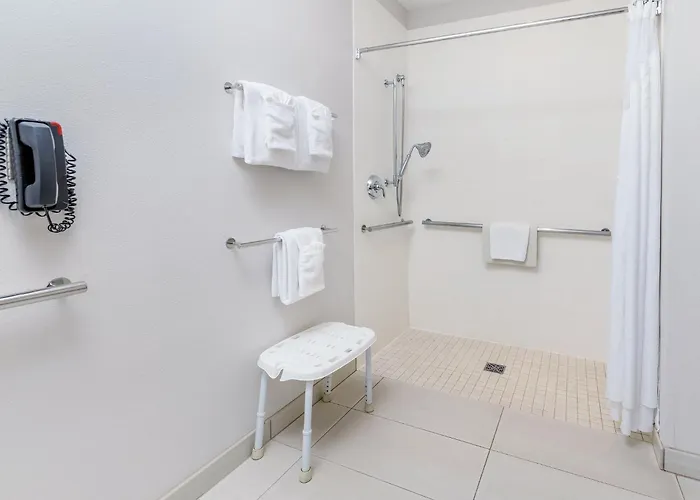 Holiday Inn Express Hotel & Suites Medford-Central Point By Ihg