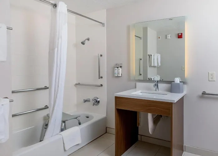 Holiday Inn Express Hotel & Suites Medford-Central Point By Ihg