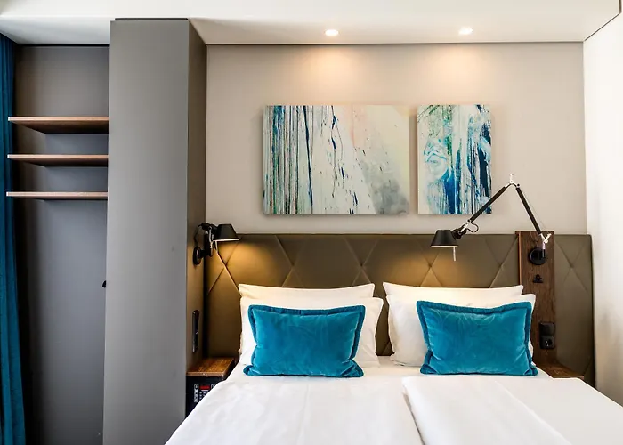 Motel One Köln-Neumarkt