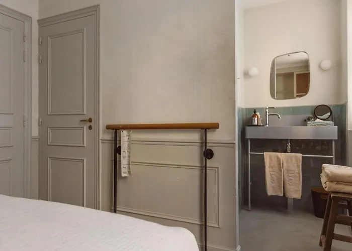 Hoy Paris - Yoga Hotel