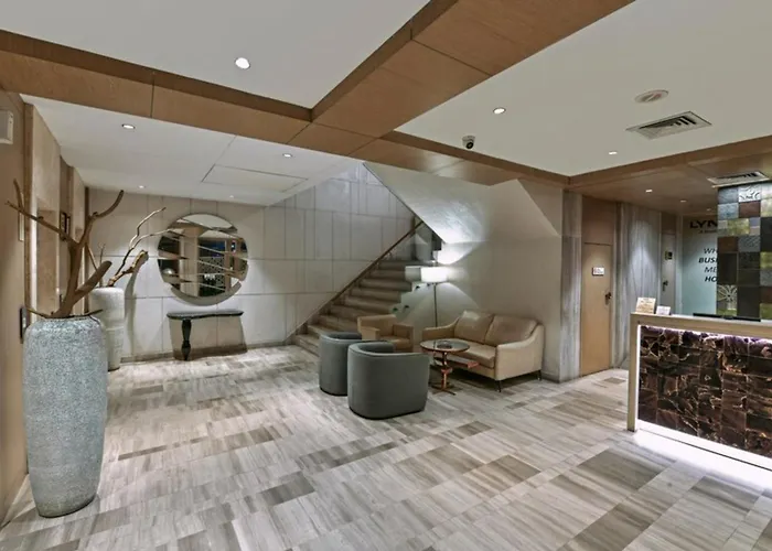 Lynq Aero Hotel Kolkata