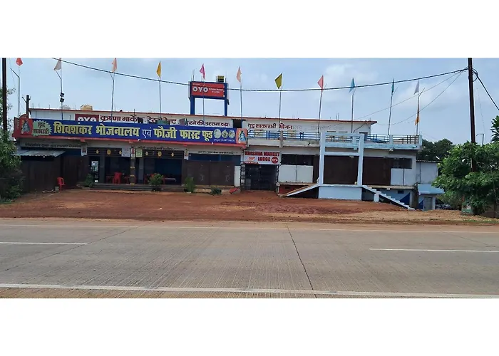 Spot On By Oyo Krishna Market And Lodge Sihora