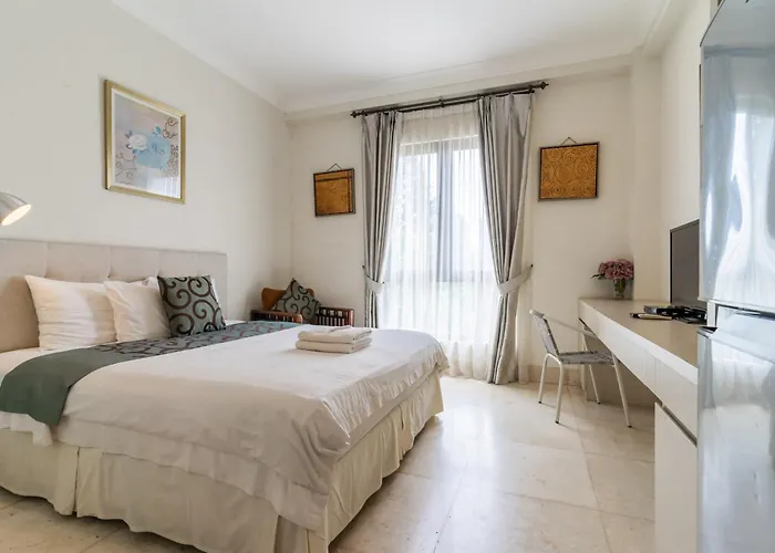 Bangka Suite Mitra Reddoorz Jakarta