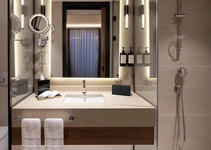 Altunizade Suites Istanbul, Curio Collection By Hilton