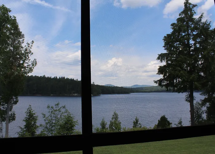 Sandy Point Motel Long Lake