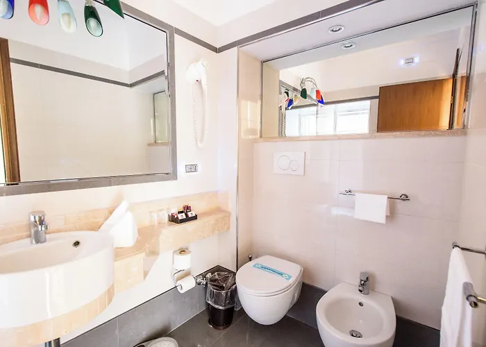 Cecil Hotel โรม