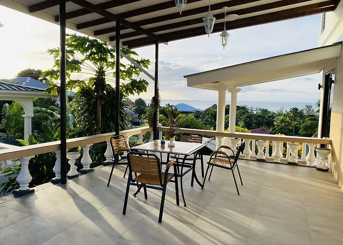Oceanic View Apartments Beau Vallon 