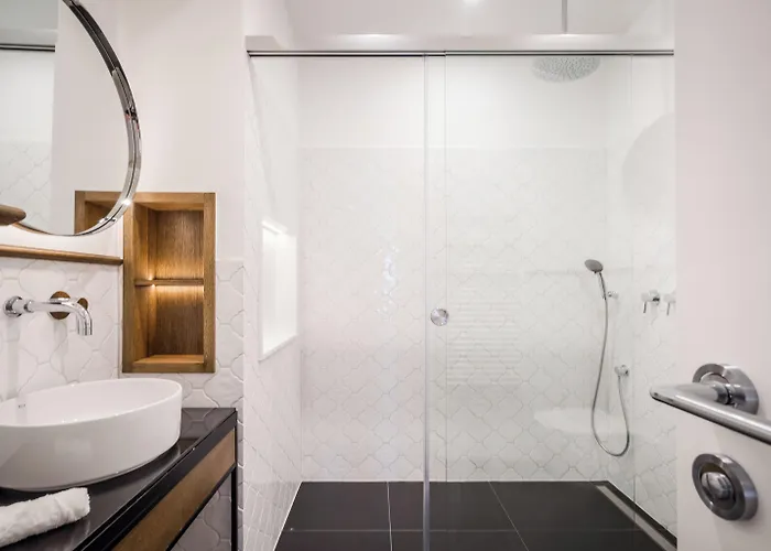 Budapest Eye- Boutique Suites, By Bqa