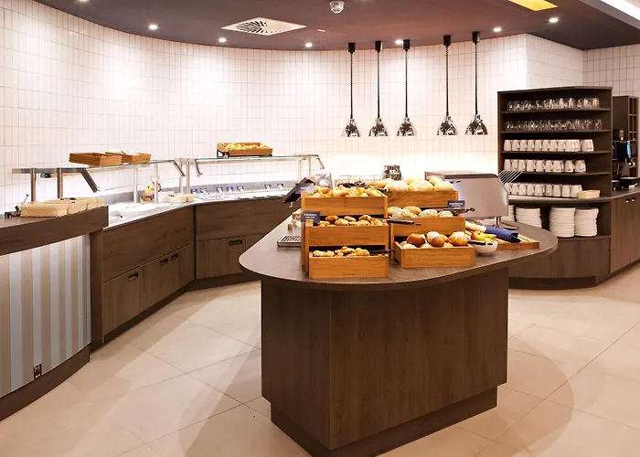 Hampton By Hilton Regensburg Hotel
