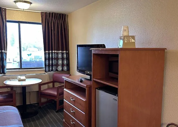 Super 8 By Wyndham Vancouver East