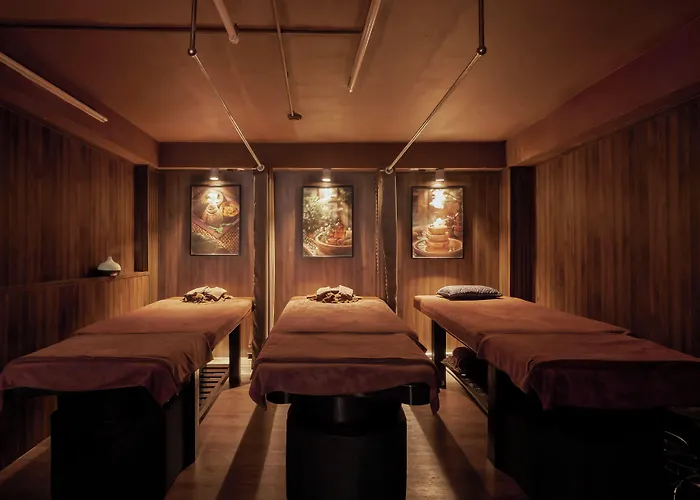 Quy Hung Hotel And Spa Central TP. Hồ Chí Minh