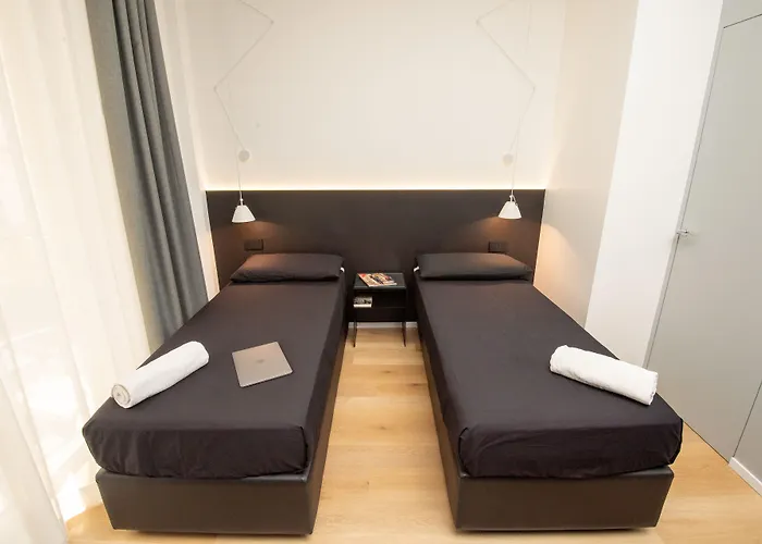 Contemporaneamente 147 - Modern&Comfort Rooms Bari