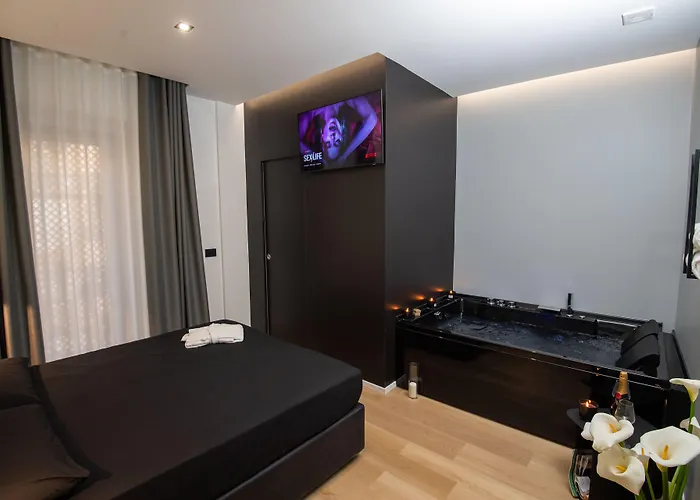 Contemporaneamente 147 - Modern&Comfort Rooms Bari