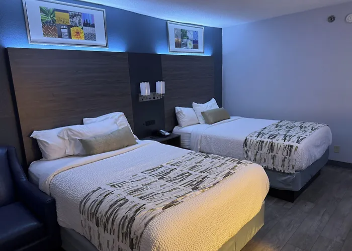 Baymont By Wyndham Dayton North Hotel