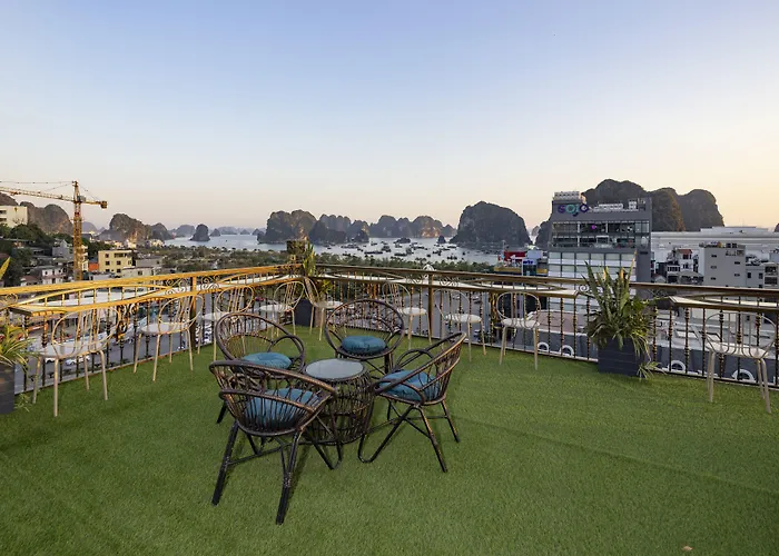 Diamond Luxury Hotel Hạ Long