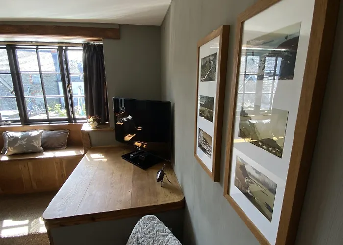 Tom'S Of Tregaron Bed & Breakfast